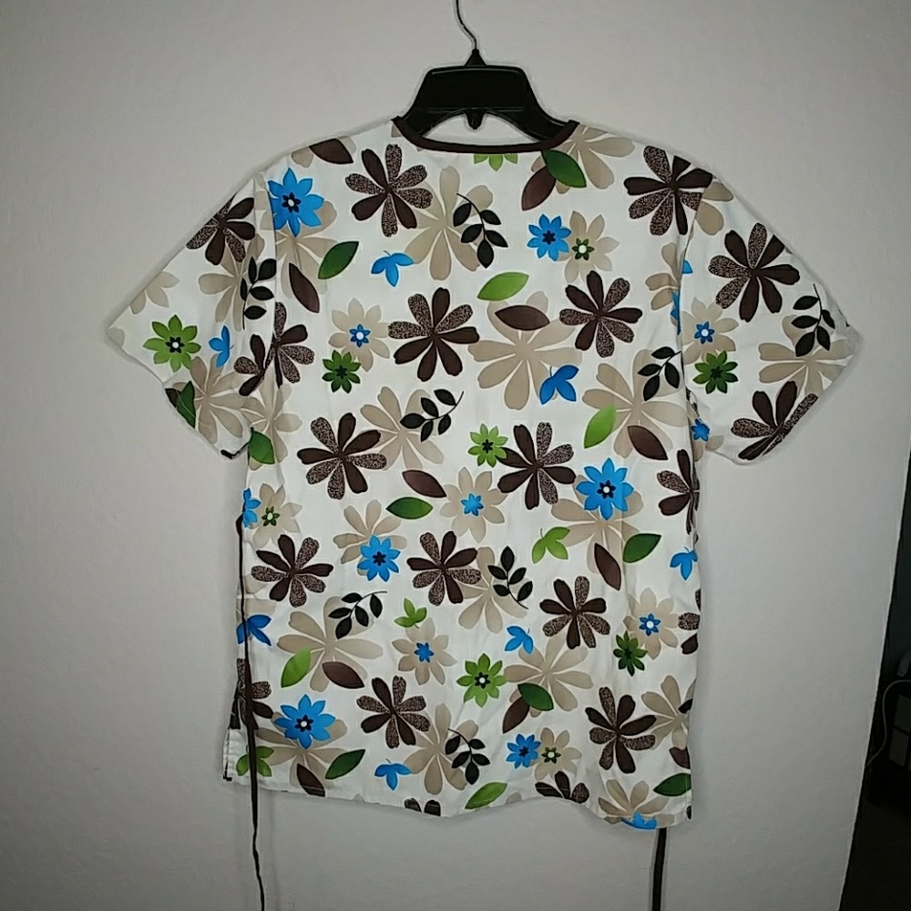 Fall Floral Print SB Scrubs Top Size M - Picture 2 of 4